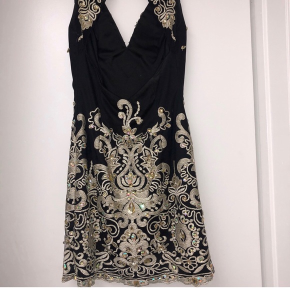 Formal Dress - Picture 5 of 12